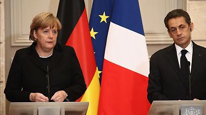 Τα χέρια στις τσέπες. Τα μάτια στις Βρυξέλλες