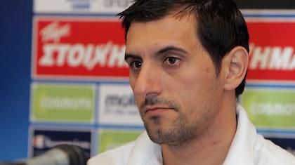 Φεύγουν δύο, αλλά «κοιτάει» Χατζηβρέττα