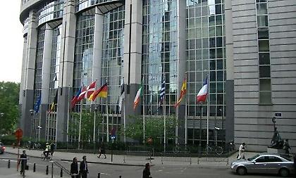 Δύο κομμάτια η Ευρώπη!