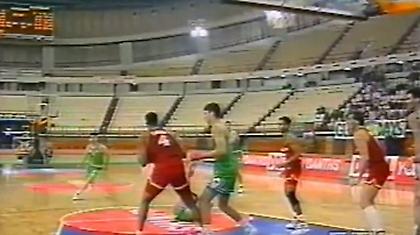 O Nτέιβις καρφώνει στη μούρη του Ράτζα! (video)