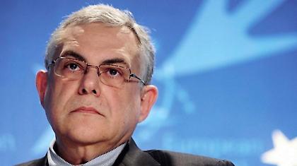 Παπαδήμος: «Δεν απορρίπτονται τα ευρωομόλογα»