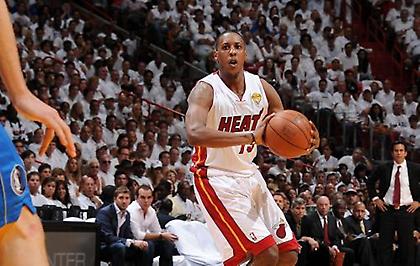 Κράτησε Τζόουνς και Τσάλμερς το Μαϊάμι