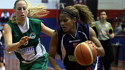 Πανηγυρίζουν οι γυναίκες της Πλατείας