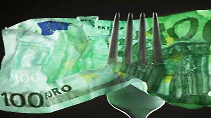 Σωτήρες όσοι μας κατάντησαν έτσι;