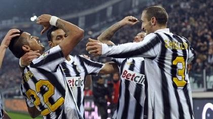 Κύριοι, η «Βέκια Σινιόρα», επέστρεψε…