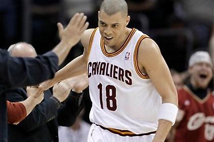 Παρέμεινε στους Καβαλίερς ο Πάρκερ