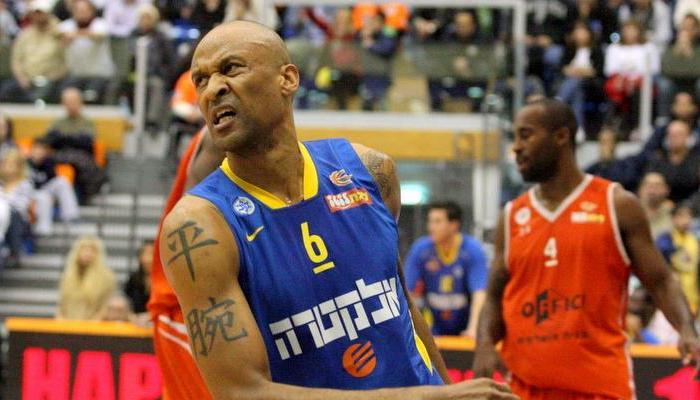 Ο Σμιθ έσωσε τη Μακάμπι