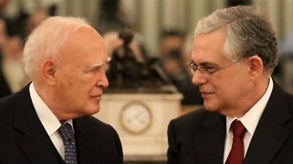 Τετ-α-τετ Παπούλια-Παπαδήμου