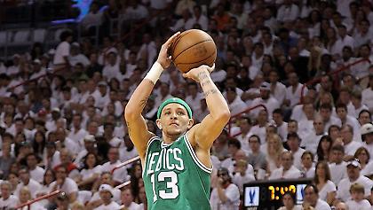 Στους Μάβερικς ο Ντελόντε Γουέστ