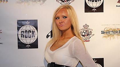 Το κουνελάκι του Playboy τραυματίστηκε σε αγώνα μπάσκετ