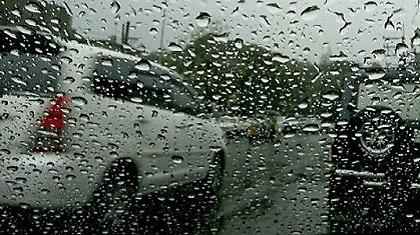 «Υγρό» μποτιλιάρισμα στους δρόμους!