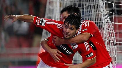 Ένα εσείς; Πέντε εμείς!