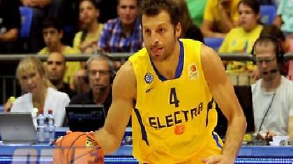 Θοδωρής σέρβιρε, «Σόφο» κάρφωνε