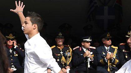 Μία ημέρα αποβολή για τον 15χρονο που είχε μουντζώσει τους επισήμους