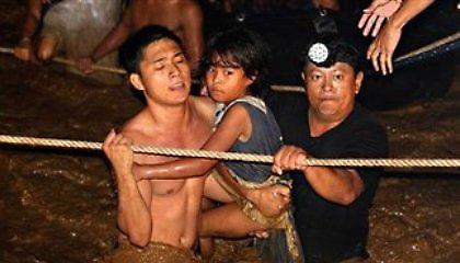 Πάνω από 500 νεκροί από την τροπική καταιγίδα στις Φιλιππίνες