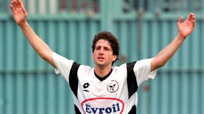 Ραντεβού 16 χρόνια μετά (videos)