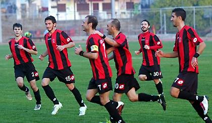 Εθνικός… Γαζώνει