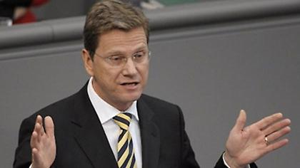 Γέφυρες προς το Λονδίνο ρίχνει η Γερμανία