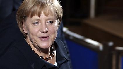 Η Μέρκελ υπερασπίζεται τον πρόεδρο Βουλφ