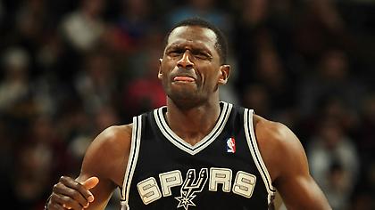 Αποσύρεται ο ΜακΝτάις