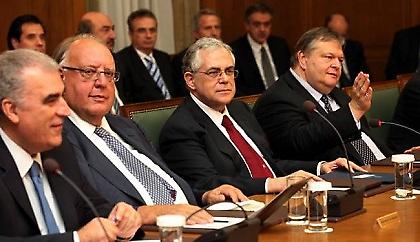 Ας κάνουμε πρώτα Χριστούγεννα