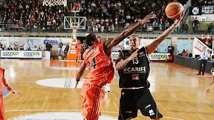 Στα κίτρινα ο Αποντάκα