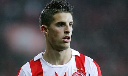 Ο Μιραλάς τραβάει… κουπί!