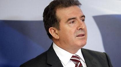 Ποιος τους ακούει;