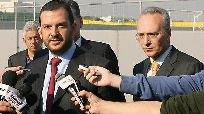 Συνεχίζονται οι επαφές, αλλά…