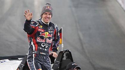 Πατέρας νιώθει ο Φέτελ!