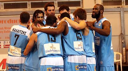 Μοίρασαν ευχές και αυτόγραφα