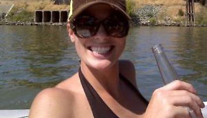 Επιστρέφει στα παρκέ η σέξι δημοσιογράφος (Pics)