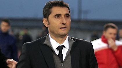 Αυτά βλέπει και λέει, «κάτσε εδώ και μην πας πουθενά»