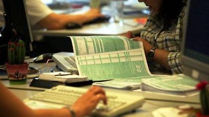 «Αυλαία» στις εισπράξεις φόρων για φέτος
