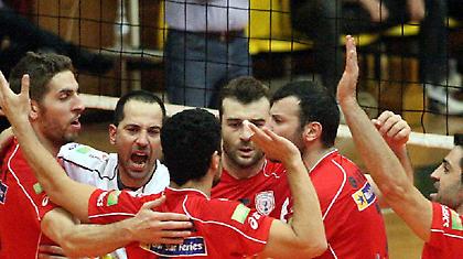 Κανείς δεν σταματάει τον Φοίνικα