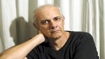 Κιμούλης: «Ρωτάτε αν είμαι αριστερός»;