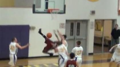 Ο πιο βρώμικος μπασκετμπολίστας (Video)