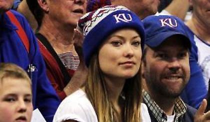 Η «καυτή» ηθοποιός που λατρεύει το μπάσκετ