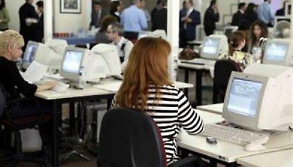 Μείωση του κατώτατου μισθού κατά 200 ευρώ ζητά η τρόικα