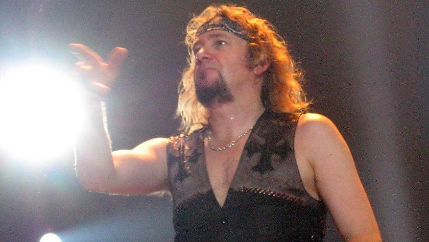 Νέος δίσκος για τον κιθαρίστα των Iron Maiden