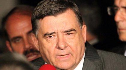 Ο Καρατζαφέρης θέλει συμβούλιο πολιτικών αρχηγών