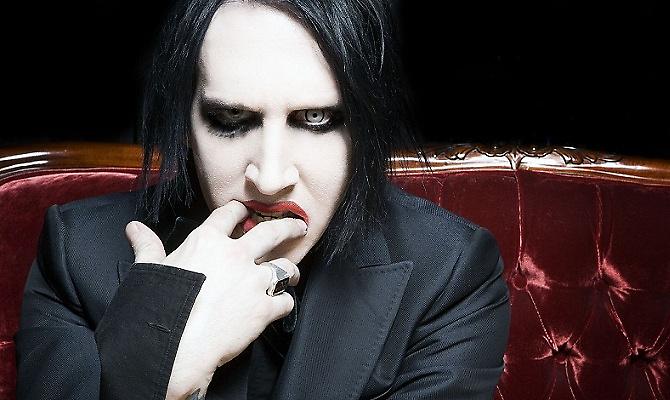 Έκαψε το σπίτι της με τη συμβουλή του …Marilyn Manson