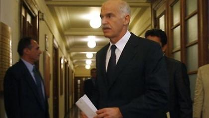 Γαντζωμένος στην καρέκλα ο Γιώργος- Θα τον αφήσουν;