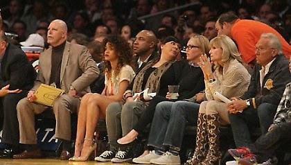 Πήγε γήπεδο η Rihanna! (pics)