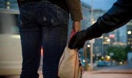 Ο τσαντάκιας δεν… έτρεχε γρήγορα!