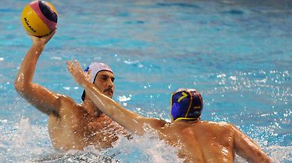 Τώρα, ας χάνει…