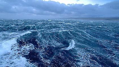 Τα μποφόρ «καθήλωσαν» τα πλοία στα λιμάνια