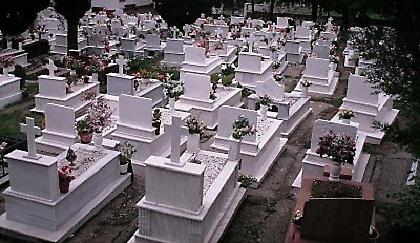 Χτύπησε κινητό τηλέφωνο μέσα σε φέρετρο!