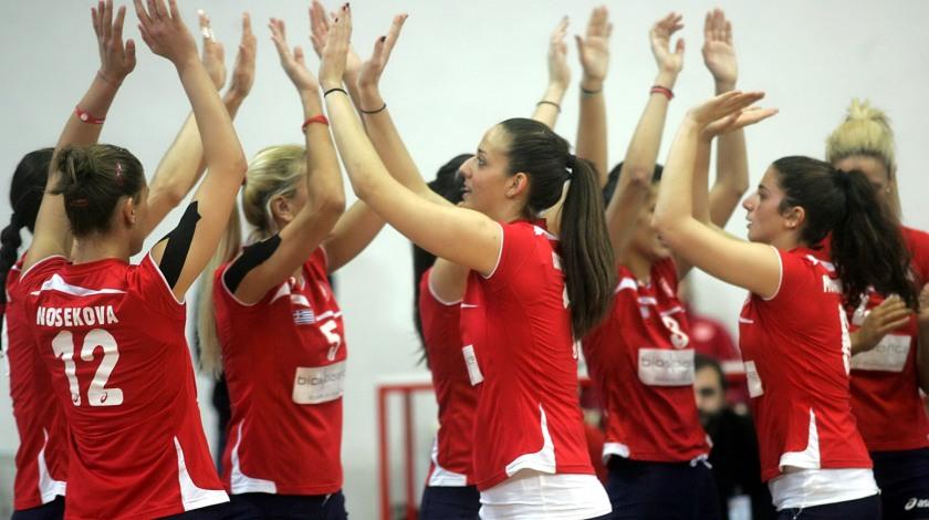 «Ερυθρόλευκες» για φίλημα