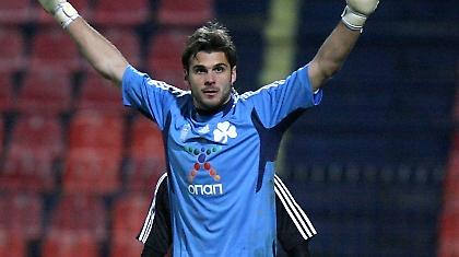 Αφήστε τον Σπάθα κι ασχοληθείτε με τον Καρνέζη!